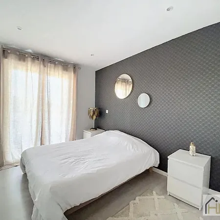 Apartament Marine Serenity - A 50m De La *
